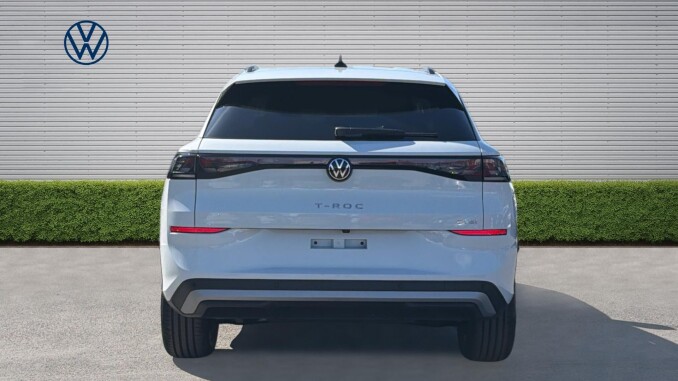 Volkswagen T-Roc 1.5 eTSI 150 Life 5dr DSG Petrol Hatchback - Image 8